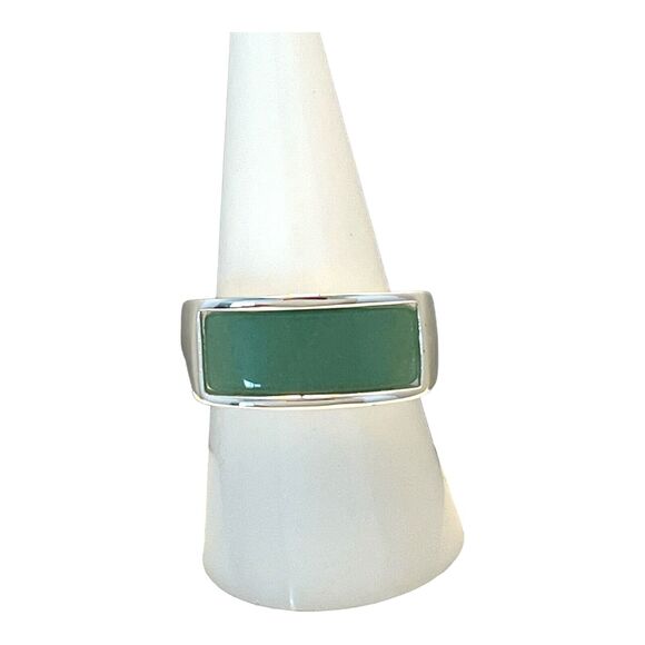 Boutique Statement Ring Size 8 Silver Tone Green Lucite 5W - Picture 4 of 7